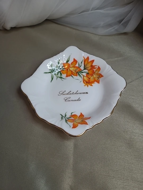 Saskatchewan 4 3/4" Mini Prairie Lily Royal Windsor Bone China