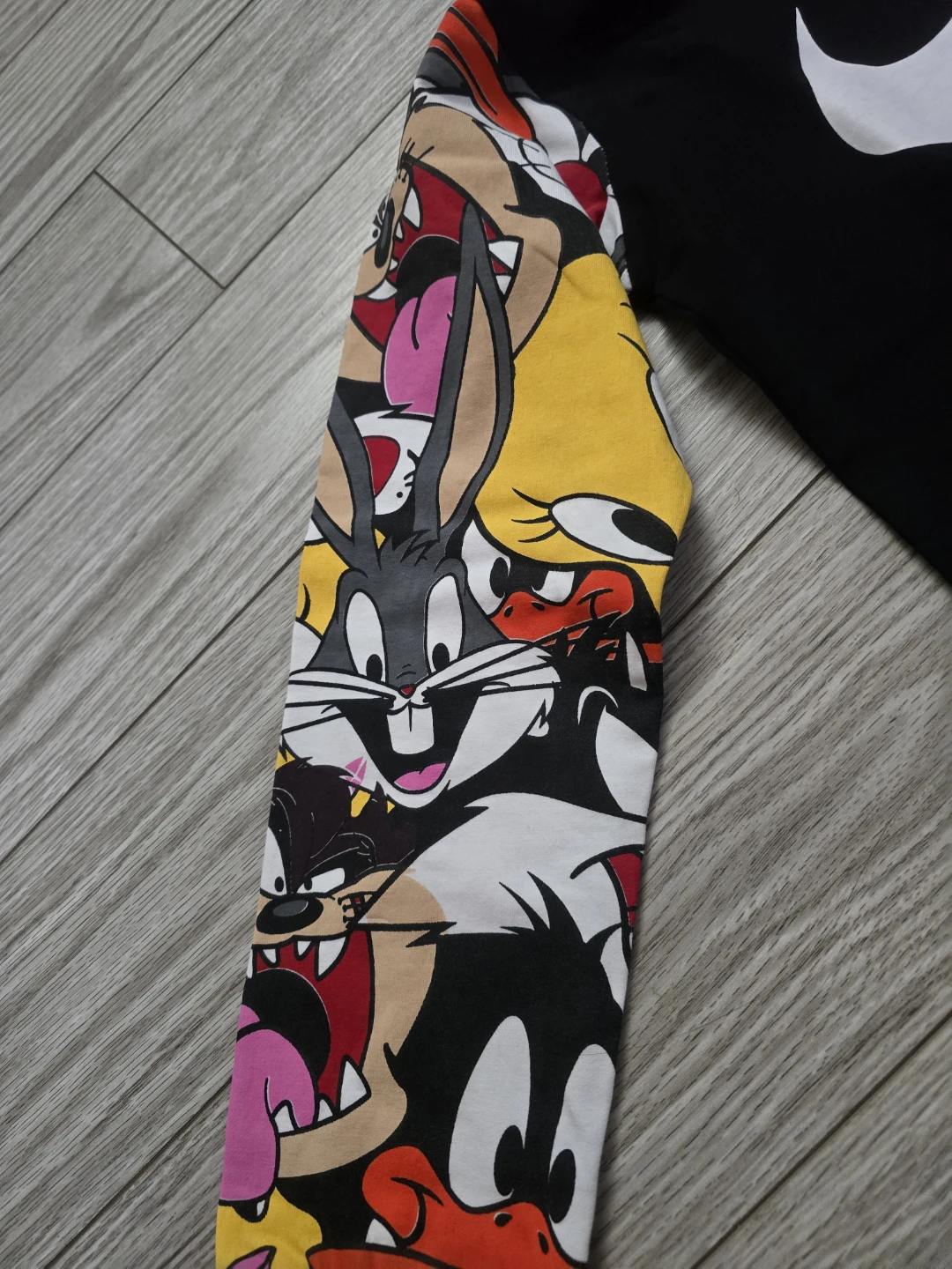 Nike Black Hoodie with Looney Tunes Sleeves - Size L - photo 2