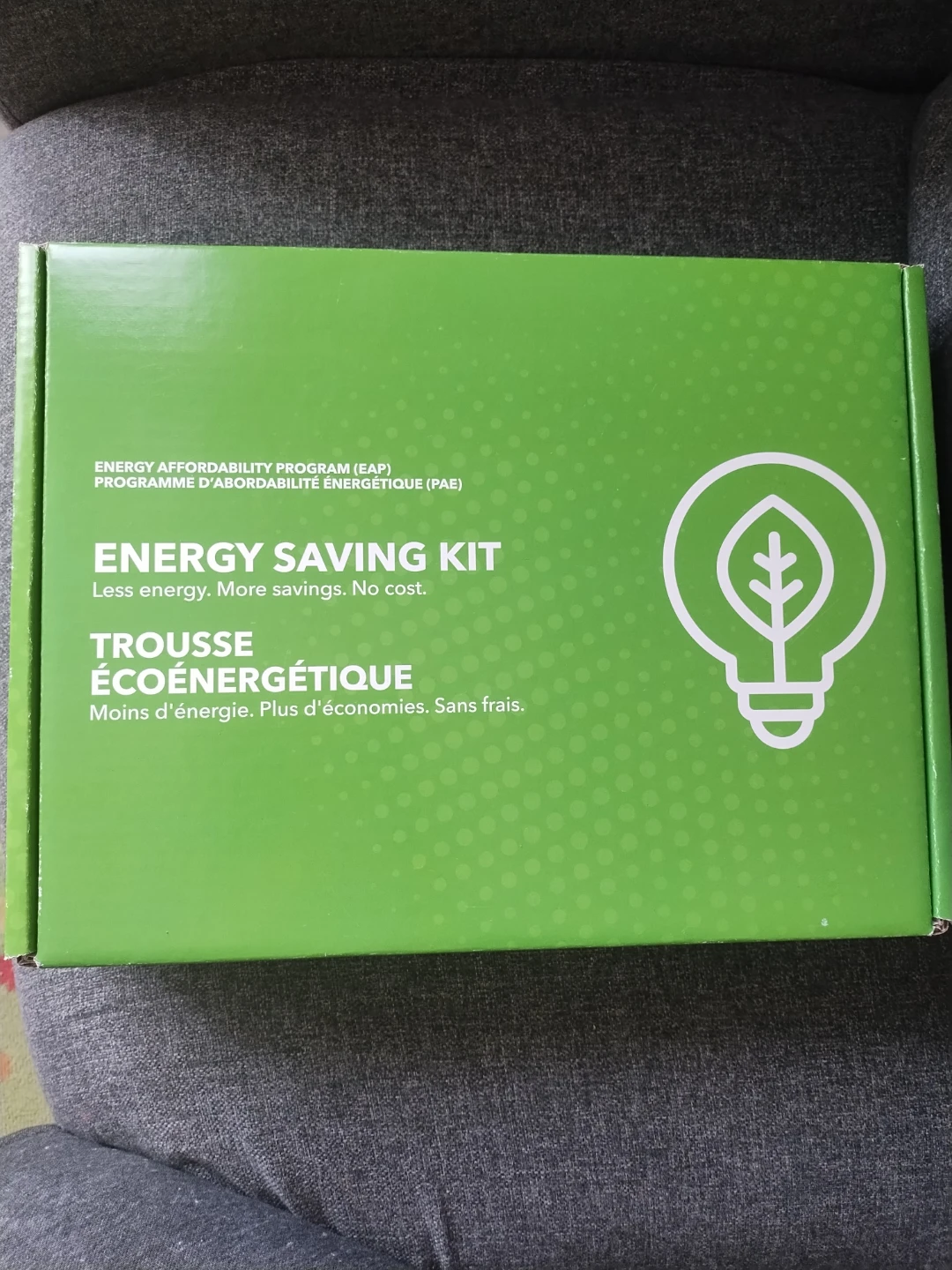 Energy Saving Kit with LED Bulbs and Retractable Clothesline