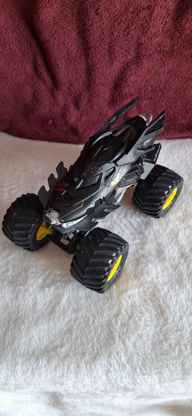 Monster Jam Batman Monster Truck - photo 2