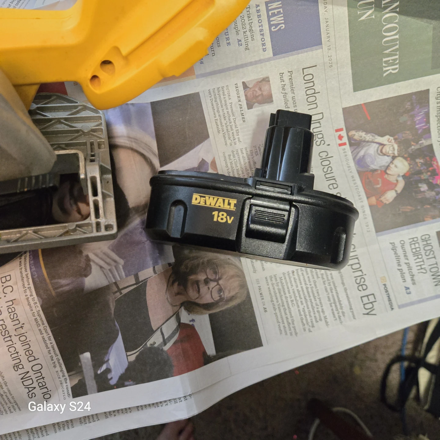 DeWalt, 18Volt Batterry included ,skill saw, no case. - photo 3
