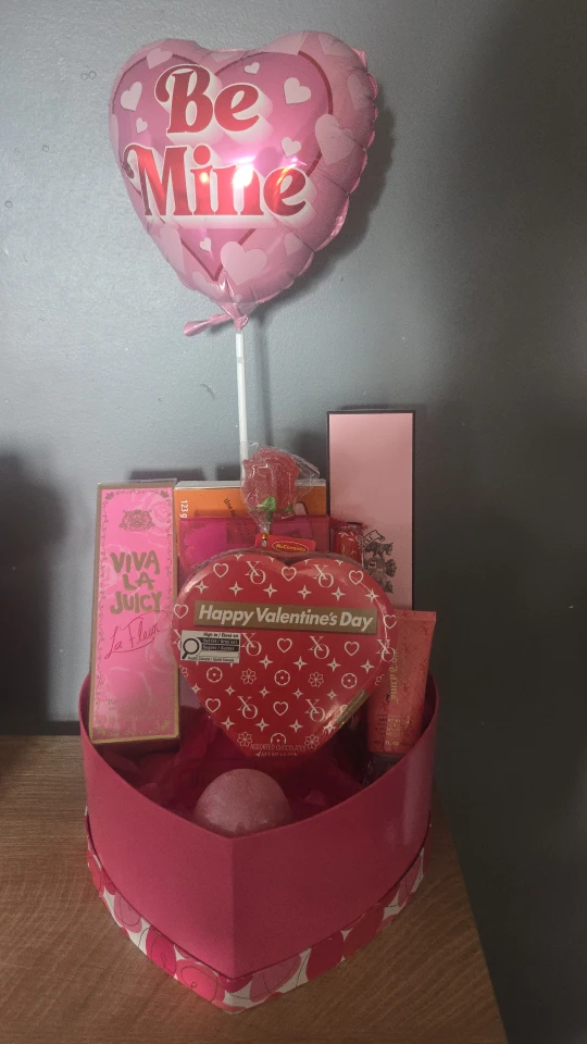 JUICY Couture Valentines Basket