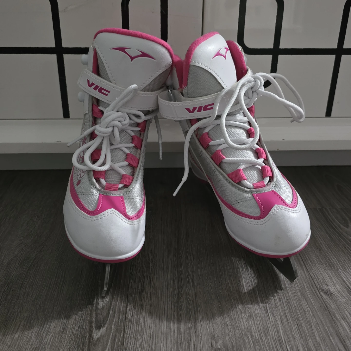 Vichockey Ice Skates - Size US J1🧡