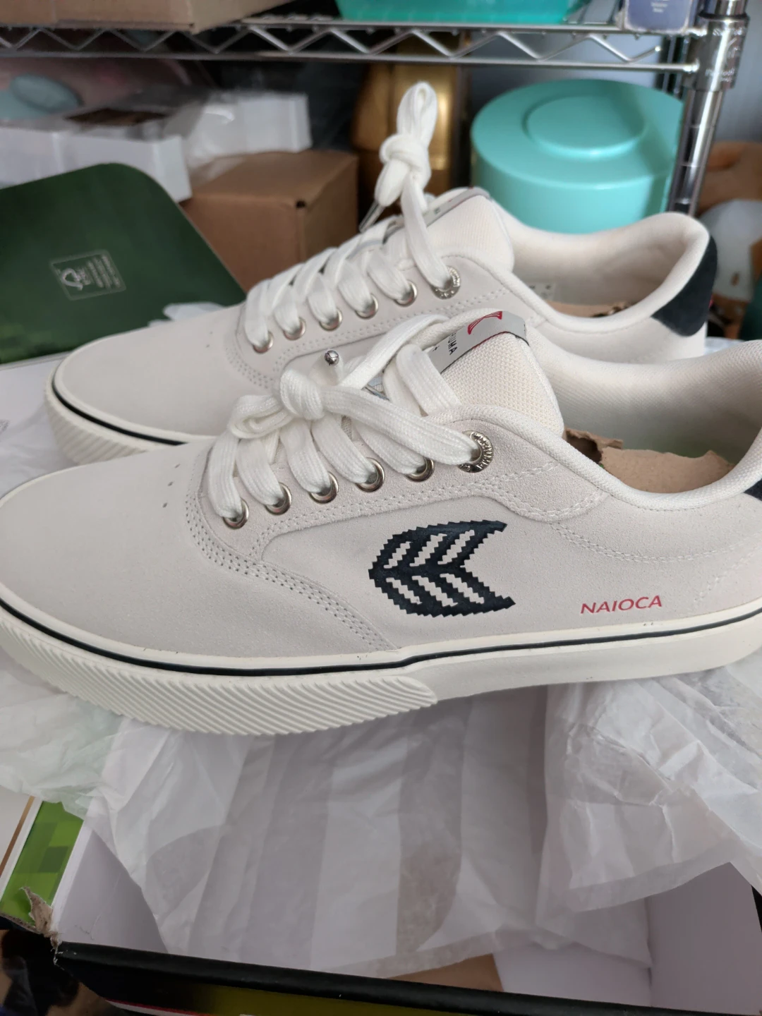 Cariuma Naioca Off-White Suede Sneakers - photo 2
