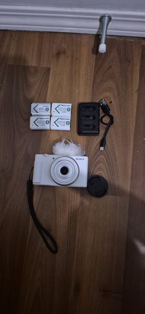 Sony vlogging camera zv-1f