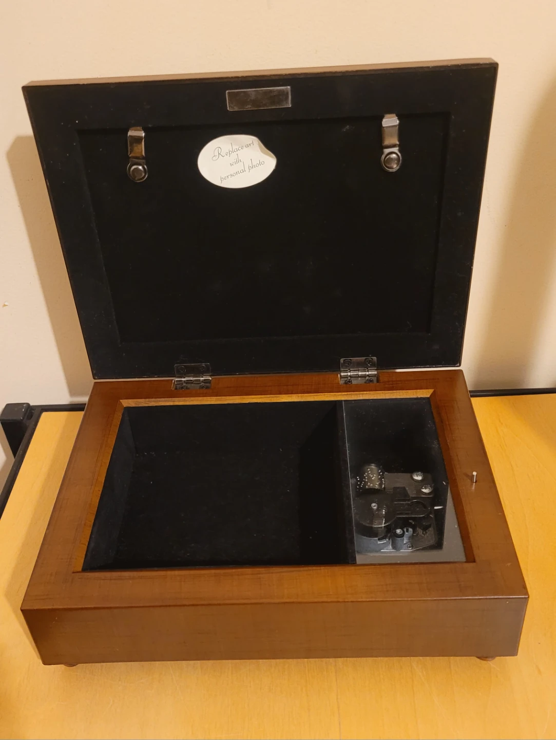 Music Box w/ Picture Frame - photo 2