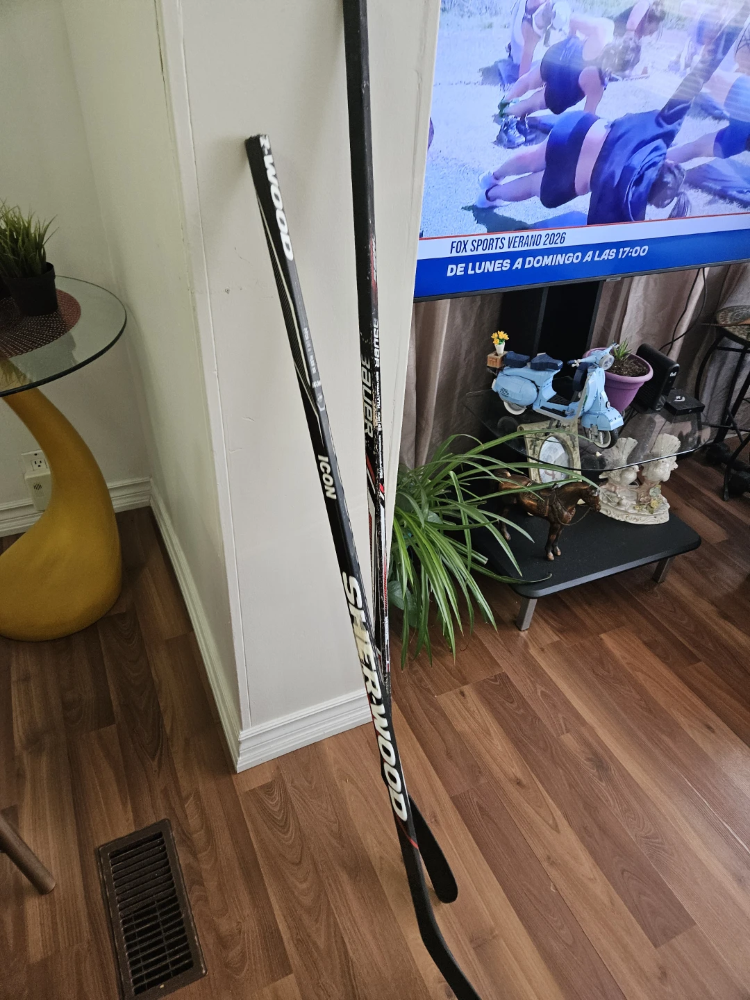 Sherwood Icon & Bauer Hockey Sticks - photo 2