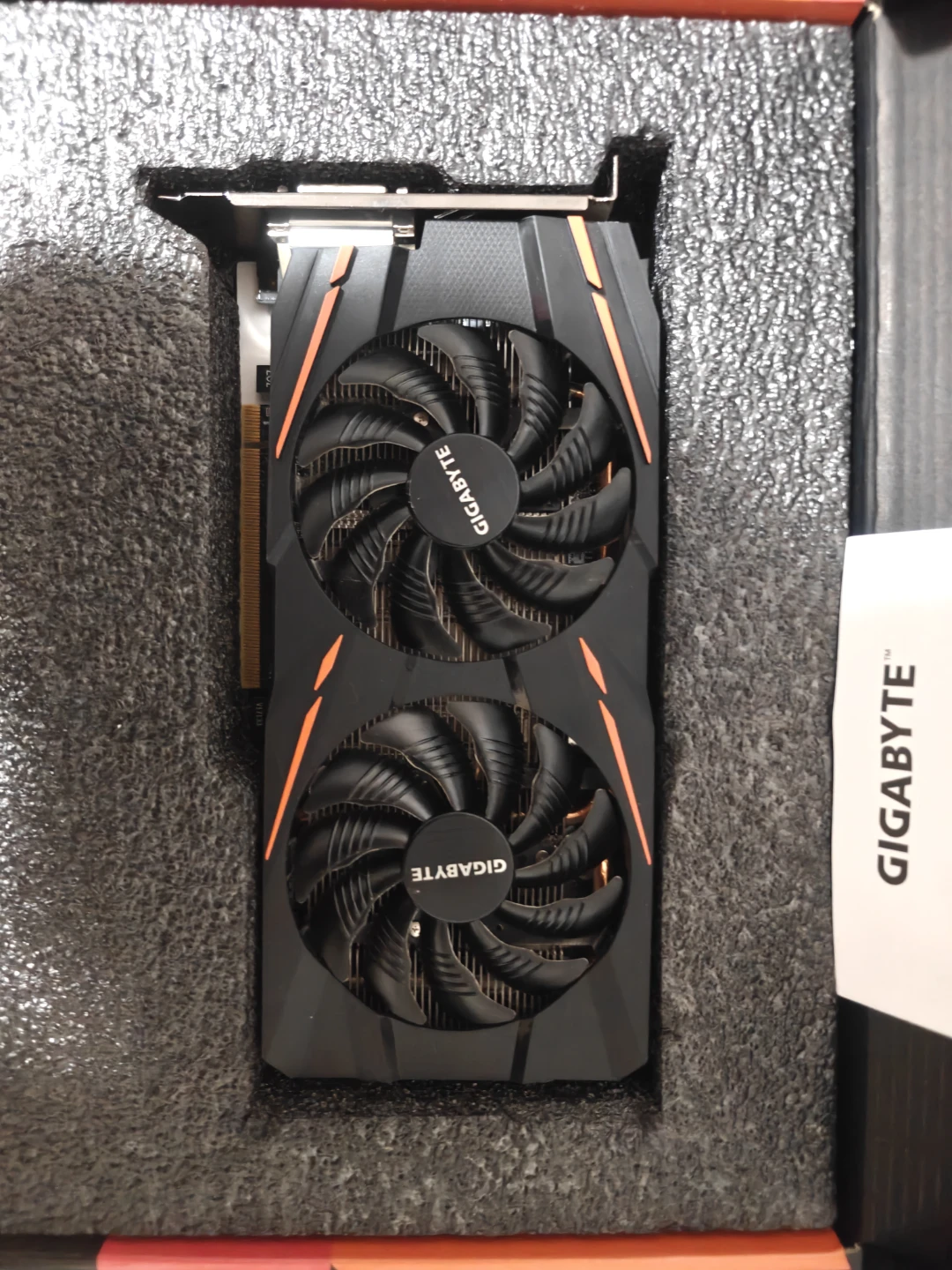 Gigabyte Radeon RX 590 Gaming 8G Graphics Card