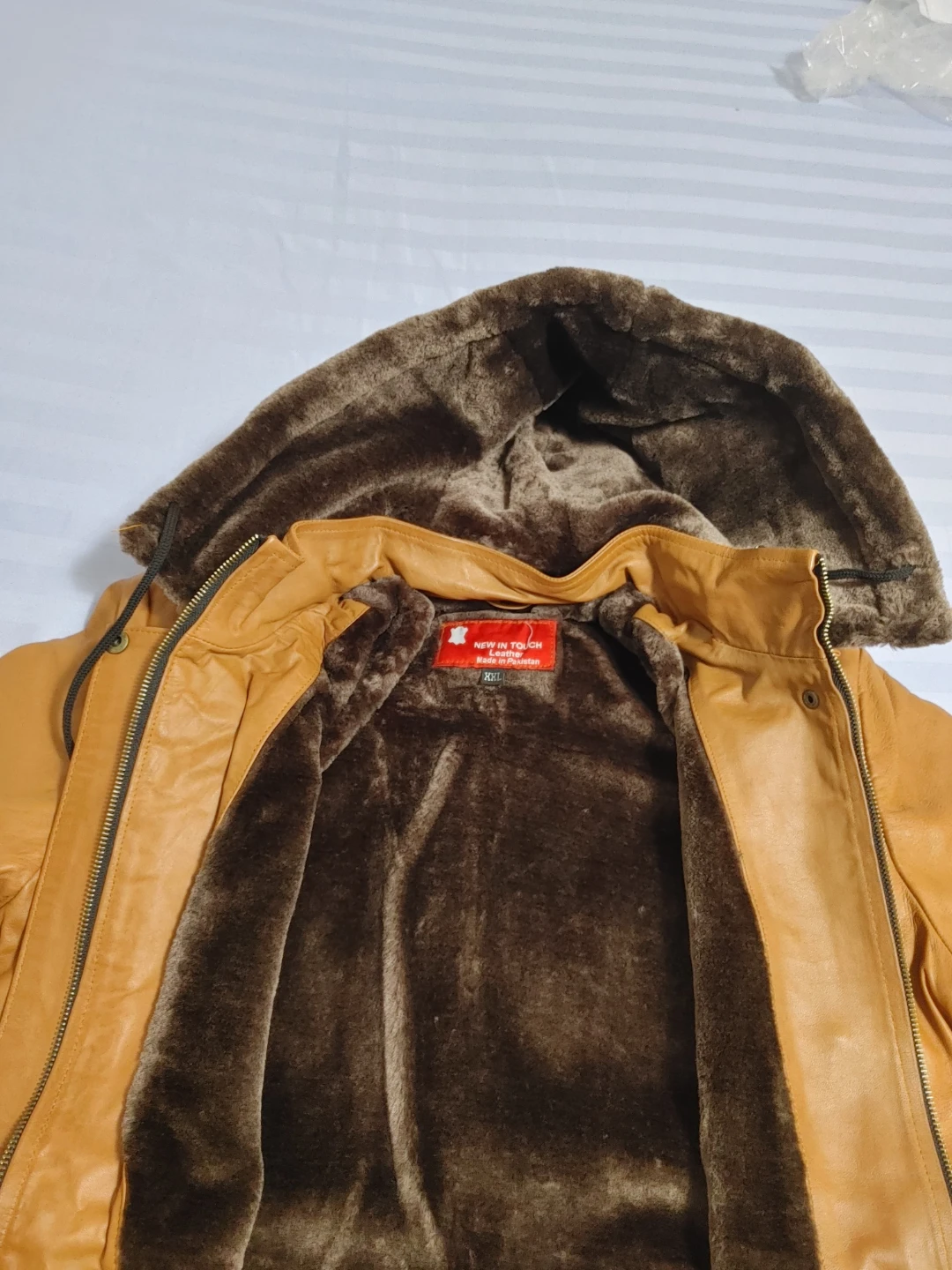 Leather Jacket with Fur Hood. - photo 2
