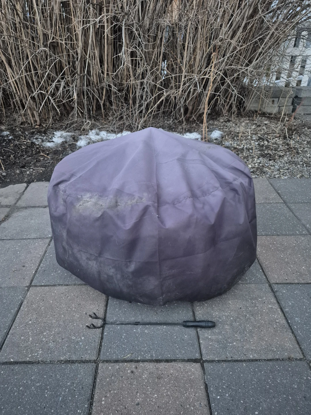Fire Pit with Grill, Spark Screen and Cover - photo 3