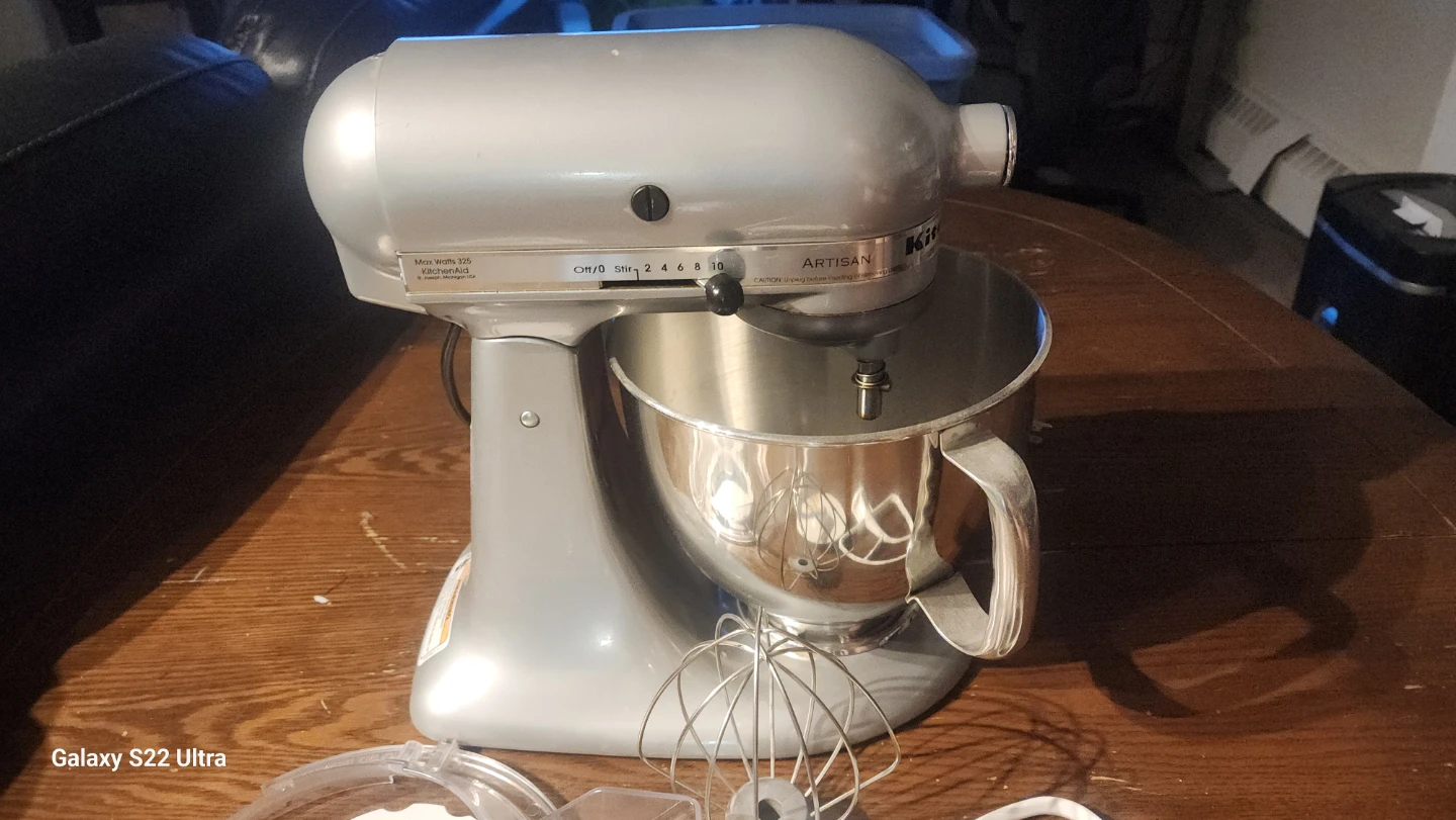 KitchenAid Artisan Stand Mixer - Silver (needs repair) - photo 3