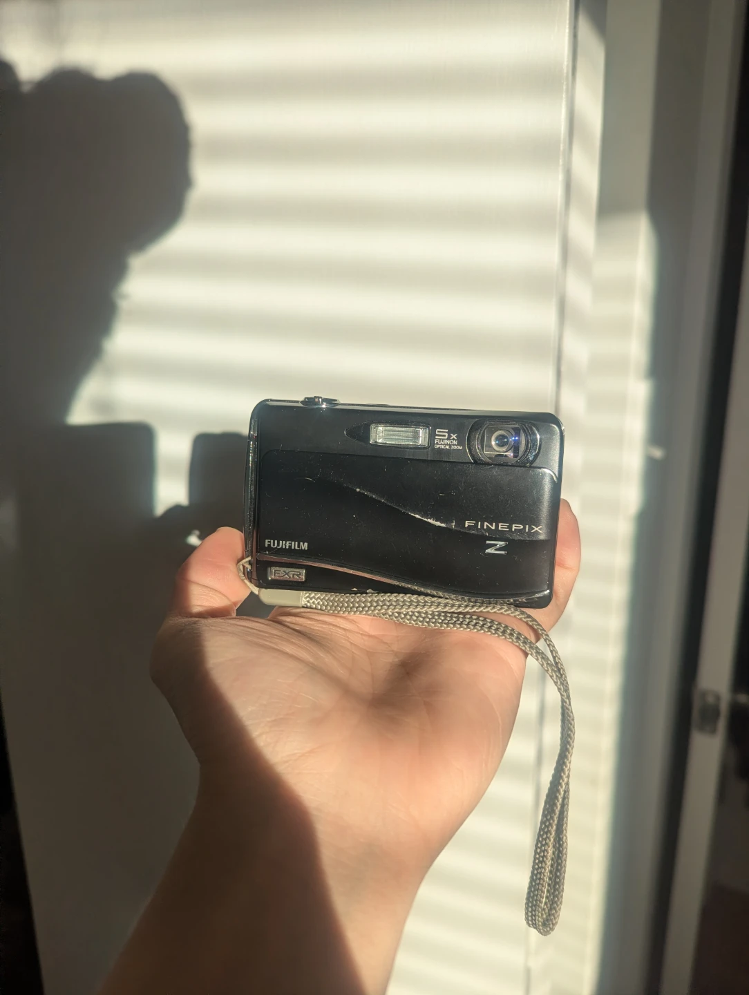 FUJIFILM FinePix Z800EXR  12.0MP Digital Camera CHARGER/SD CARD