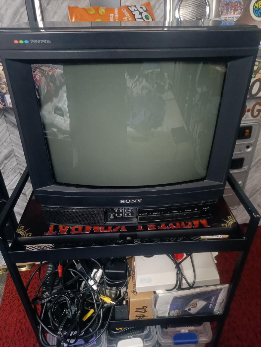 sony trinitron 14 inch crt tv with composite and remote