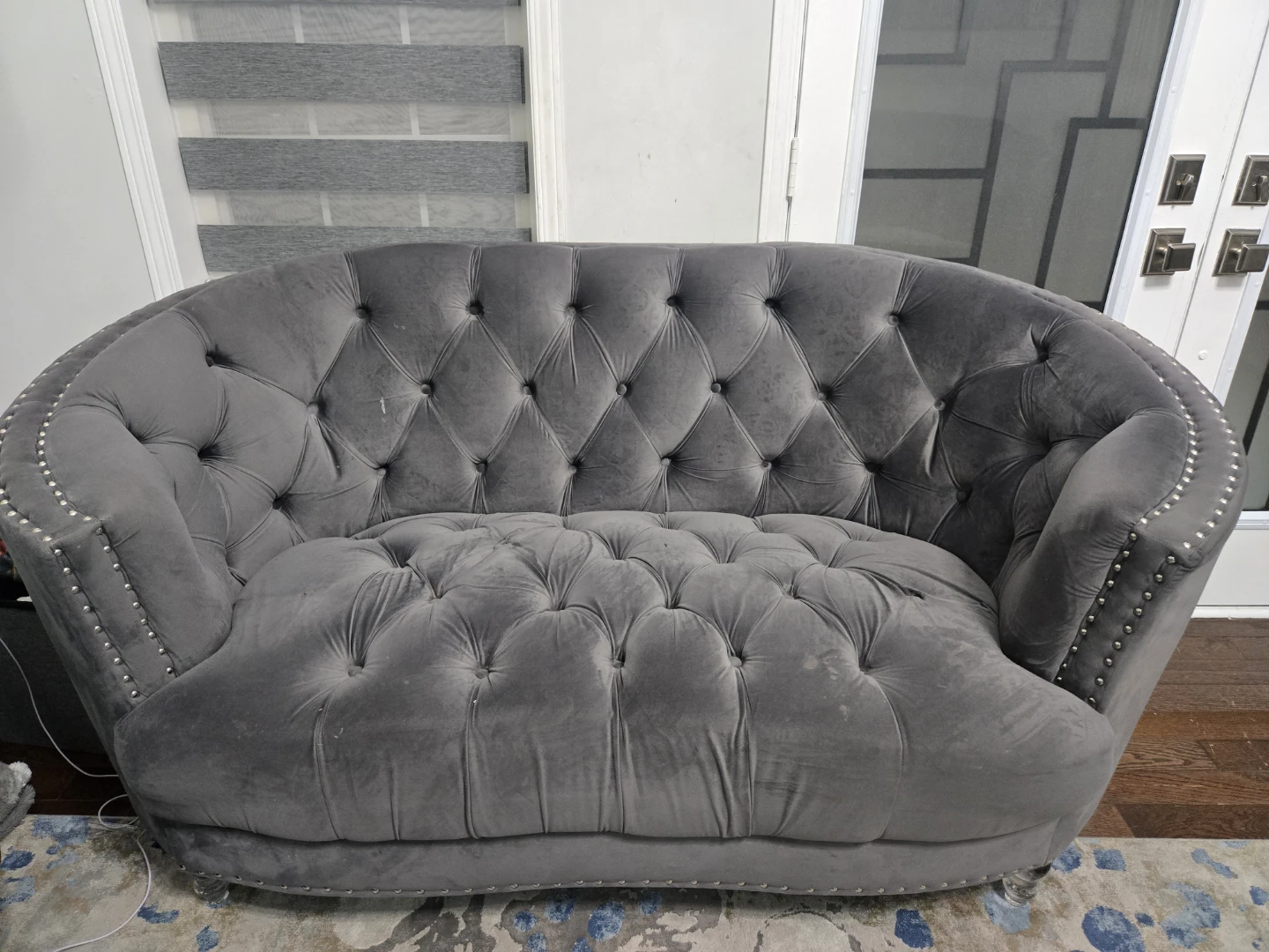 Grey Velvet Tufted Loveseat - photo 2