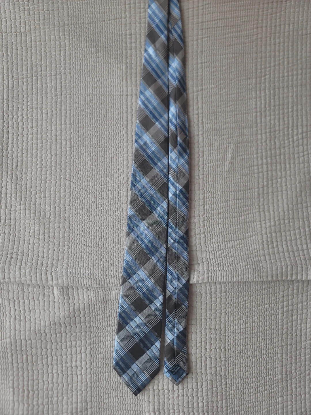 Pronto Uomo Blue and Grey Plaid Tie EUC Contemporary 100% Silk