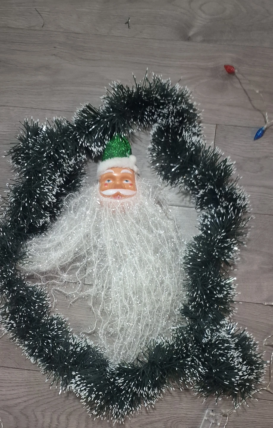 Christmas Lights and Tinsel Garland with Santa Head - photo 2