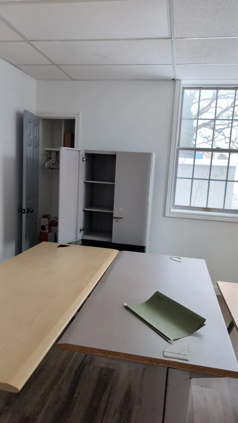 Office Desks - photo 2