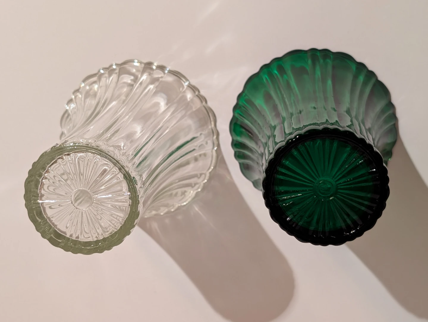 2 Vintage Anchor Hocking Old Cafe Pattern Vases - photo 3