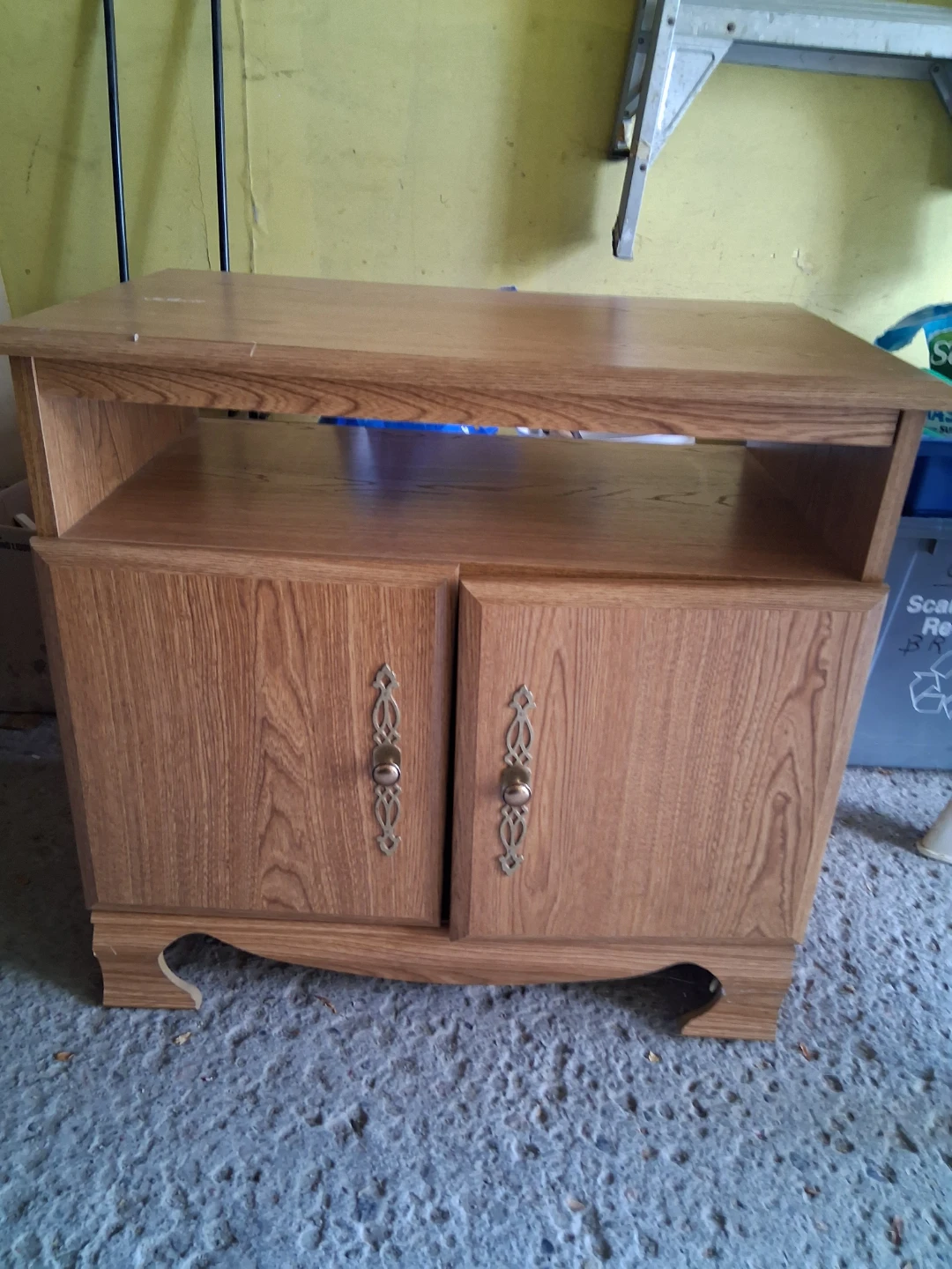 Oak Veneer TV Stand/Sideboard