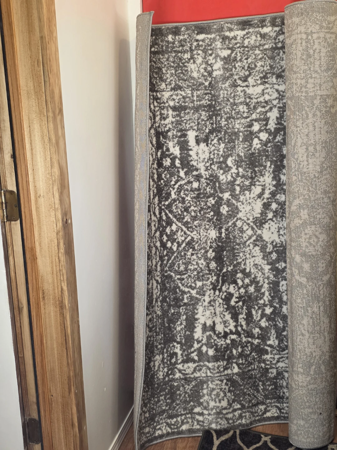 Like New - Azzrug Santorini Collection Grey Rug