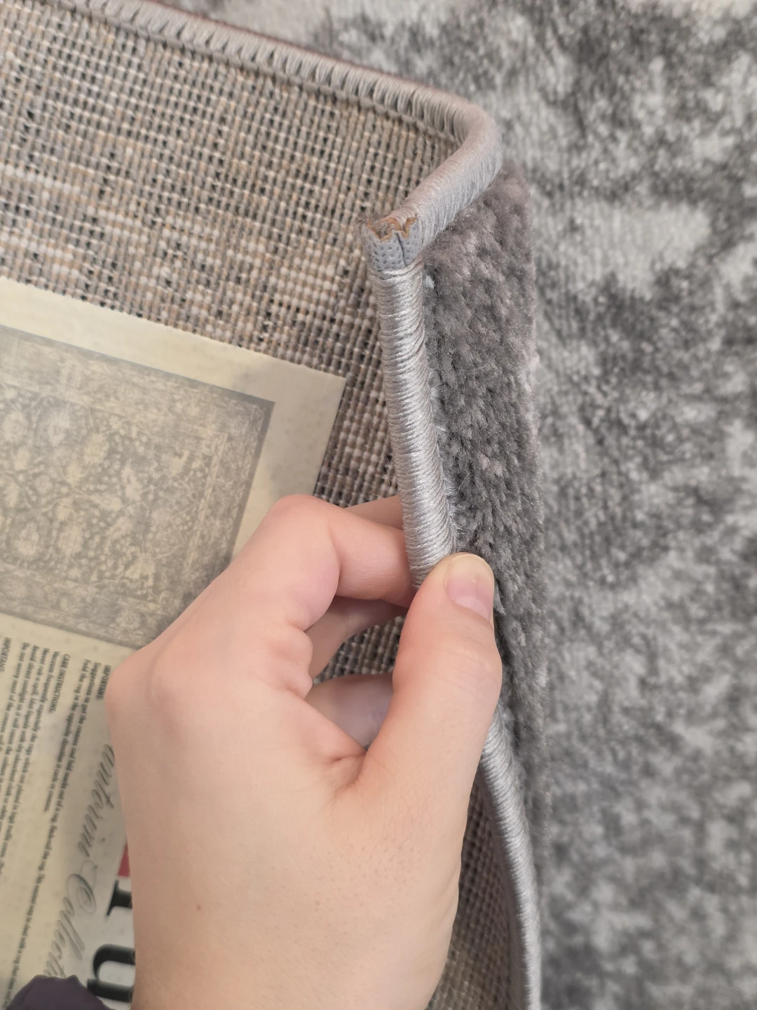 Like New - Azzrug Santorini Collection Grey Rug - photo 2