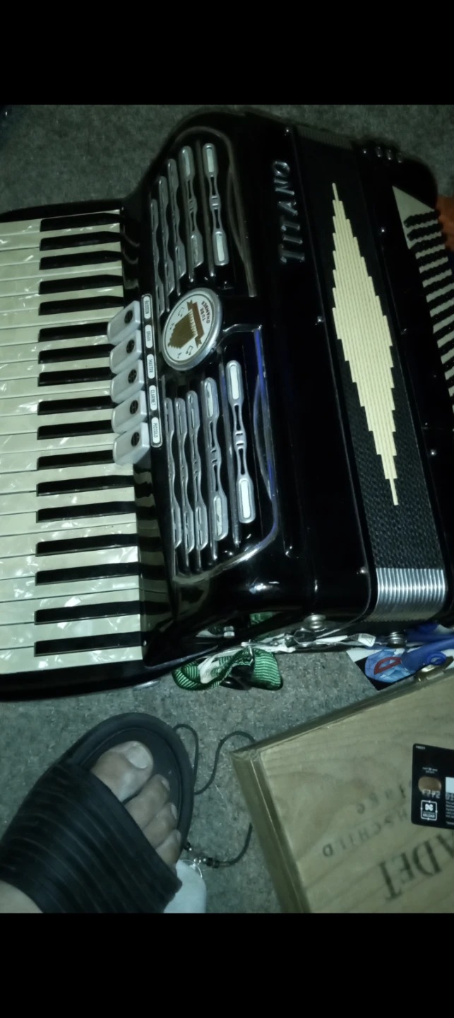 Titano Accordion five register accordion excellent condition - photo 2