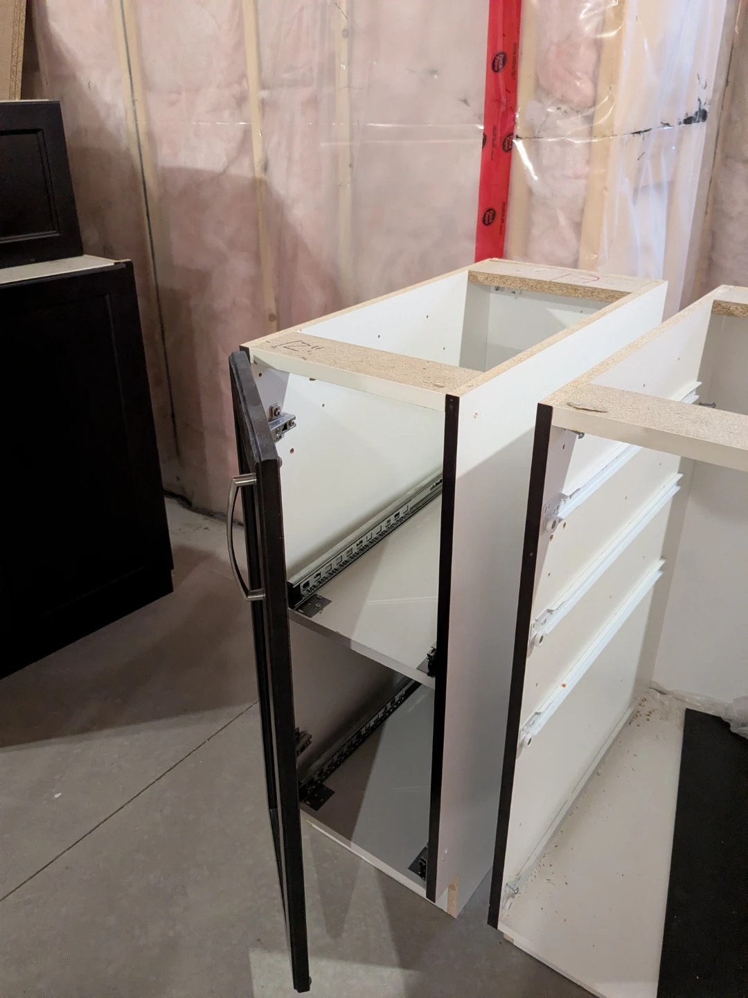 Kitchen Cabinets - Dark Brown - photo 5