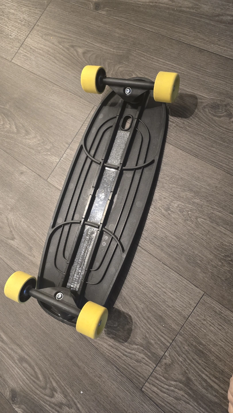 Play 100 Skateboard - Great Condition! - photo 2