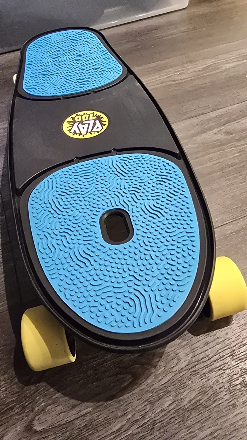 Play 100 Skateboard - Great Condition! - photo 4