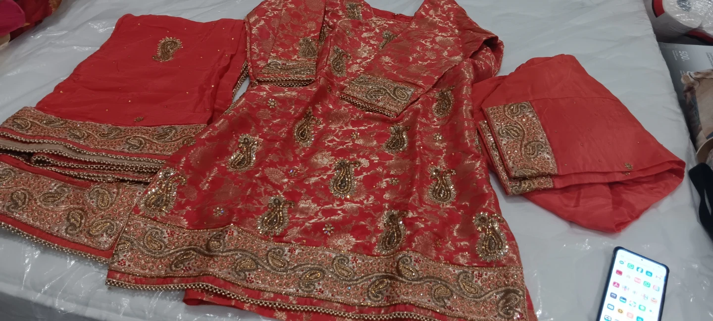 Red & Gold Embroidered Indian Outfit - photo 2