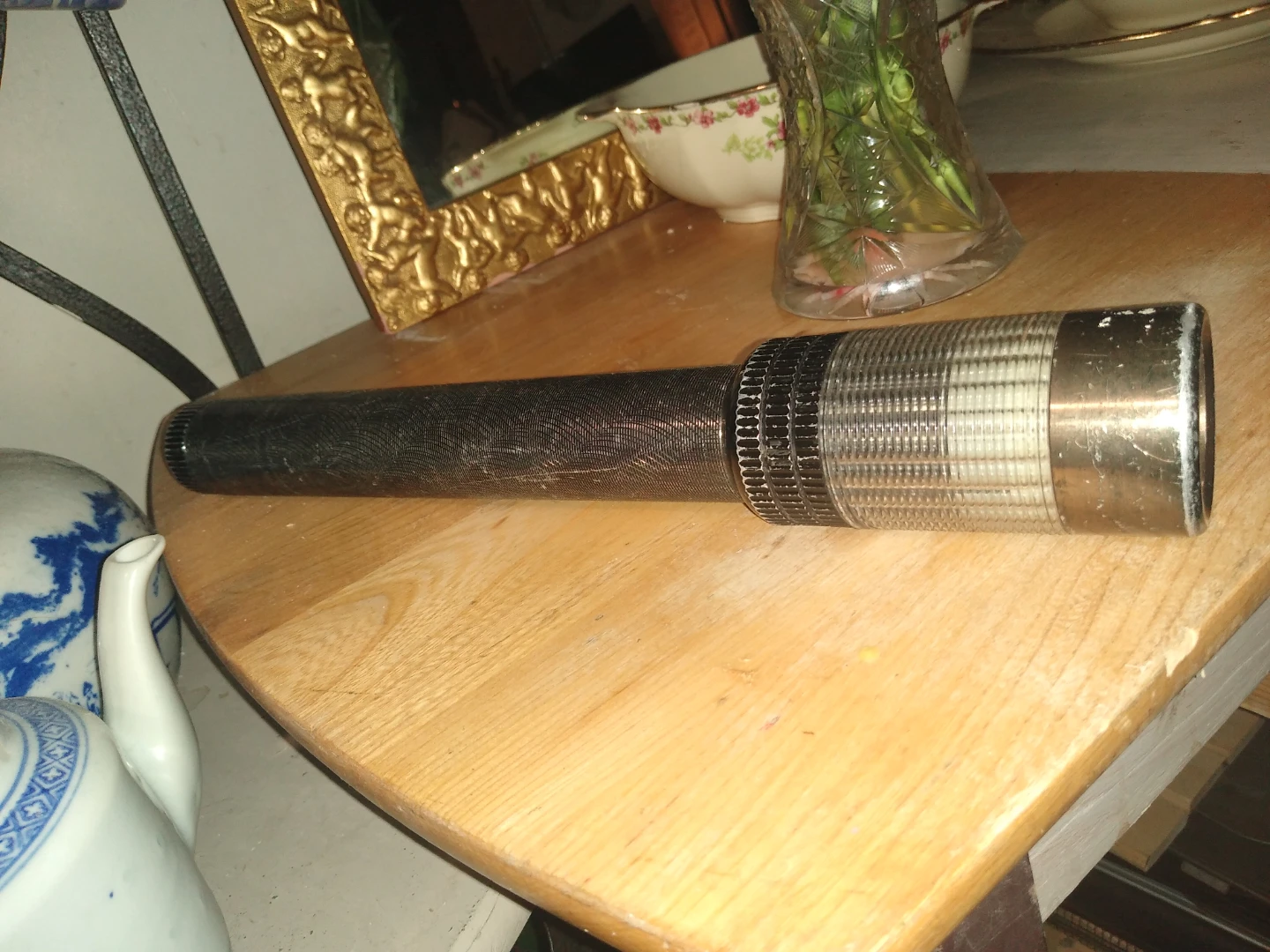 Heavy duty flashlight