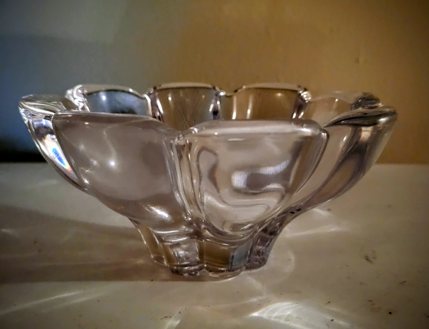 Crystal Flower Shaped Bowl🧡 freecylle ♻️