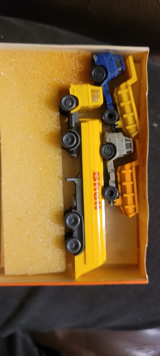 Shell Diecast Truck Set in Box