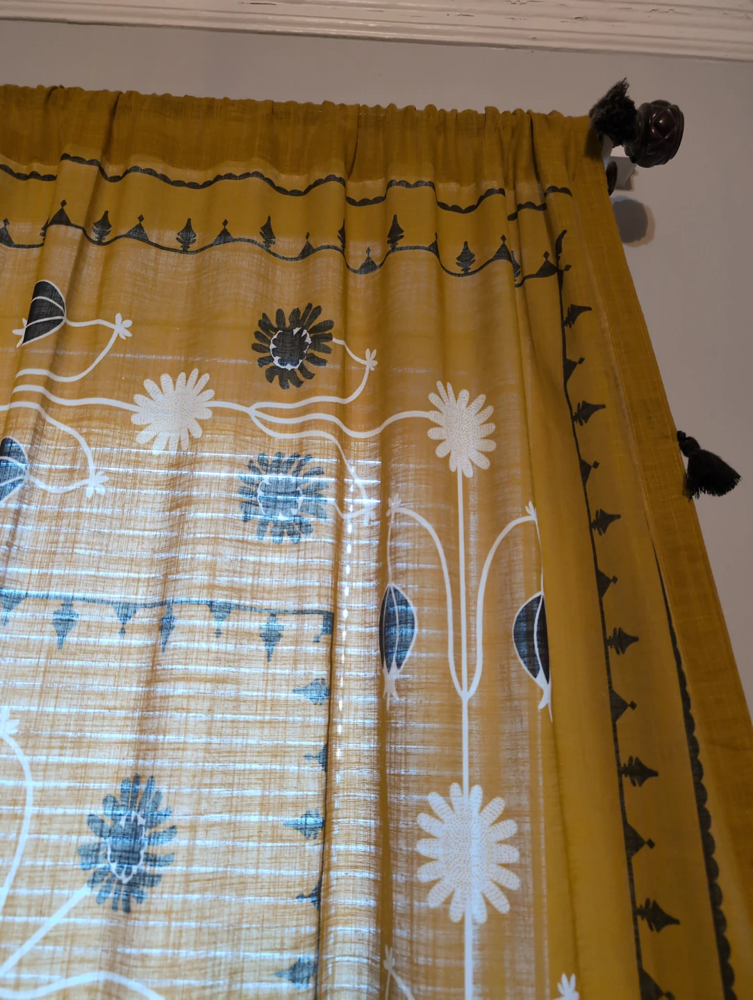 Floral Print Curtain with Tassels - photo 4