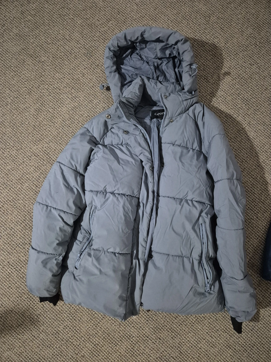 George Puffer Jacket - Size M 🥕
