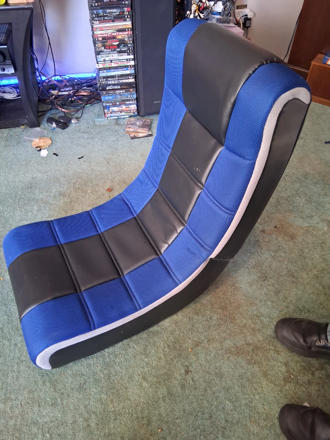 🥕 Blue & Black Gaming Chair
