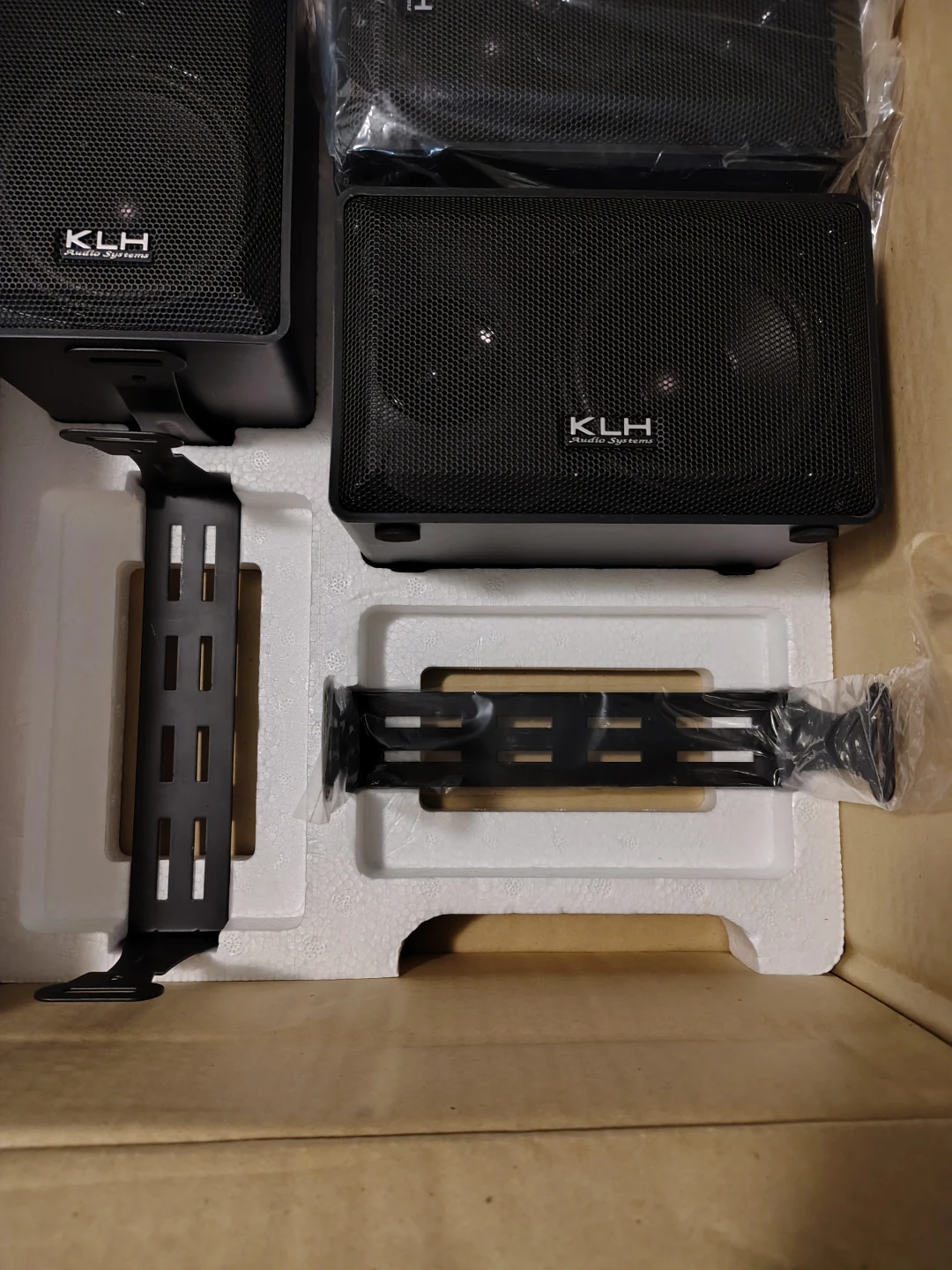 New KLH Audio Systems HTA-9706 5 Speaker Set - photo 4