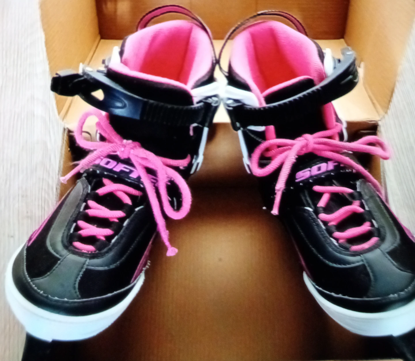 TEC Adjustable Ice Skates - Pink and Black - photo 3
