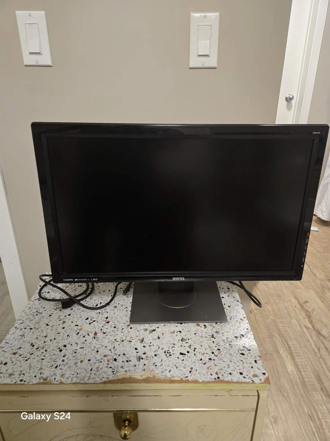 BenQ GL2450-T  LCD monitor.
