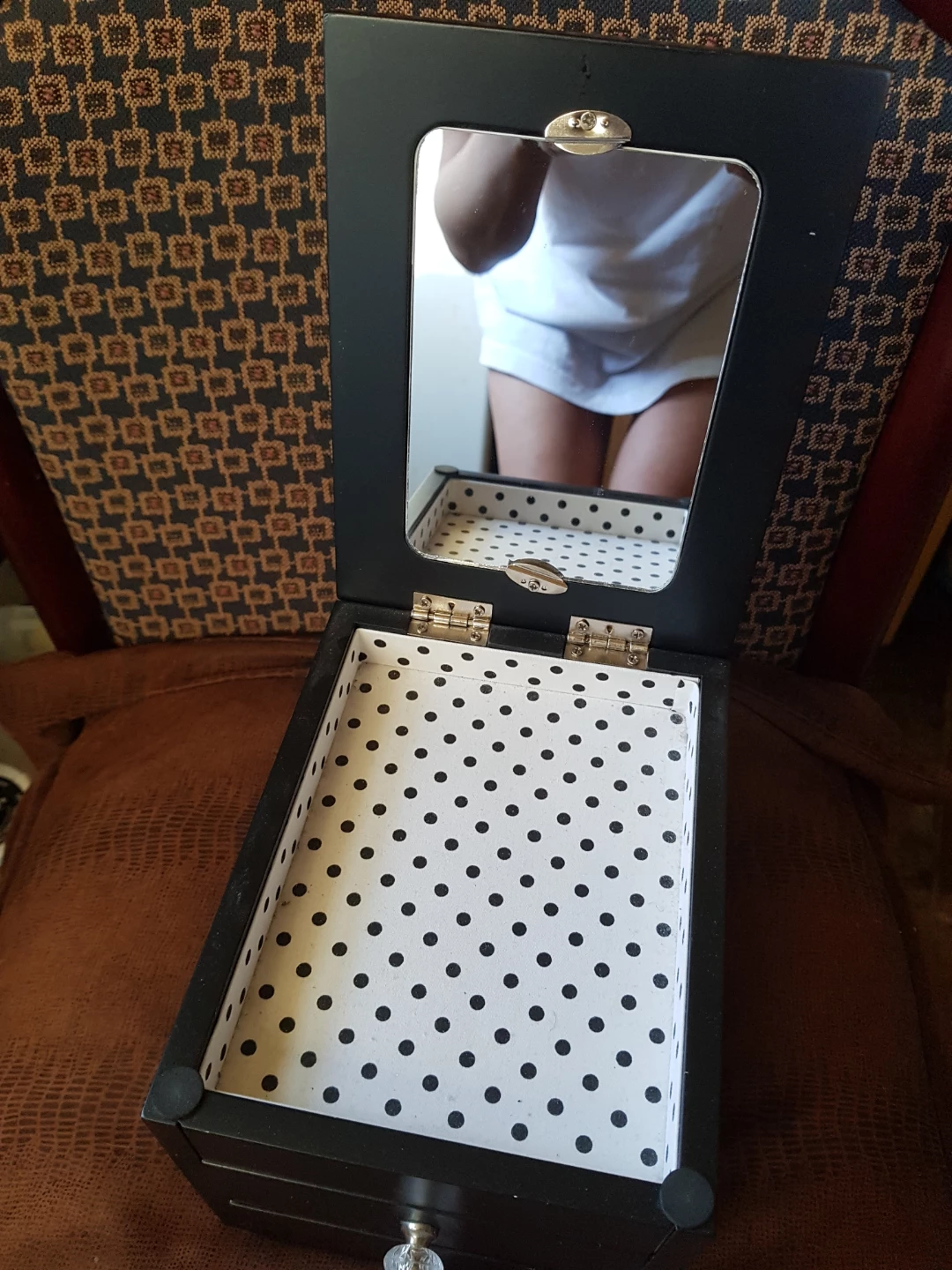Black Jewelry Box with Polka Dot Lining and Mirror FREE 🥕 - photo 2