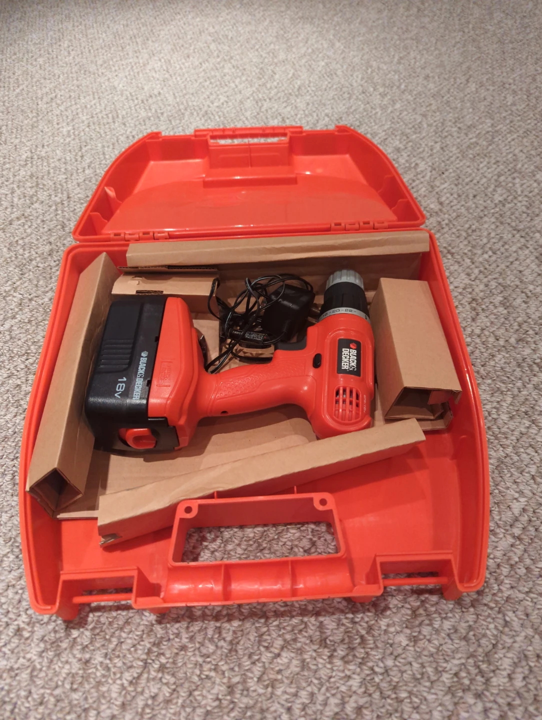 Black & Decker 18V Cordless Drill - photo 2