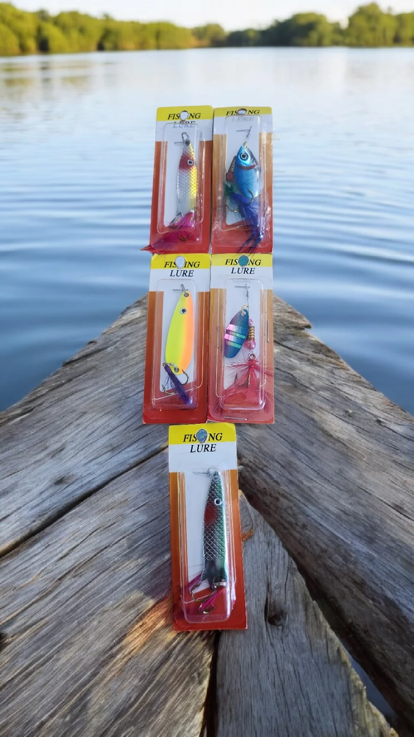 Lot of 5 Fishing Lures - photo 2
