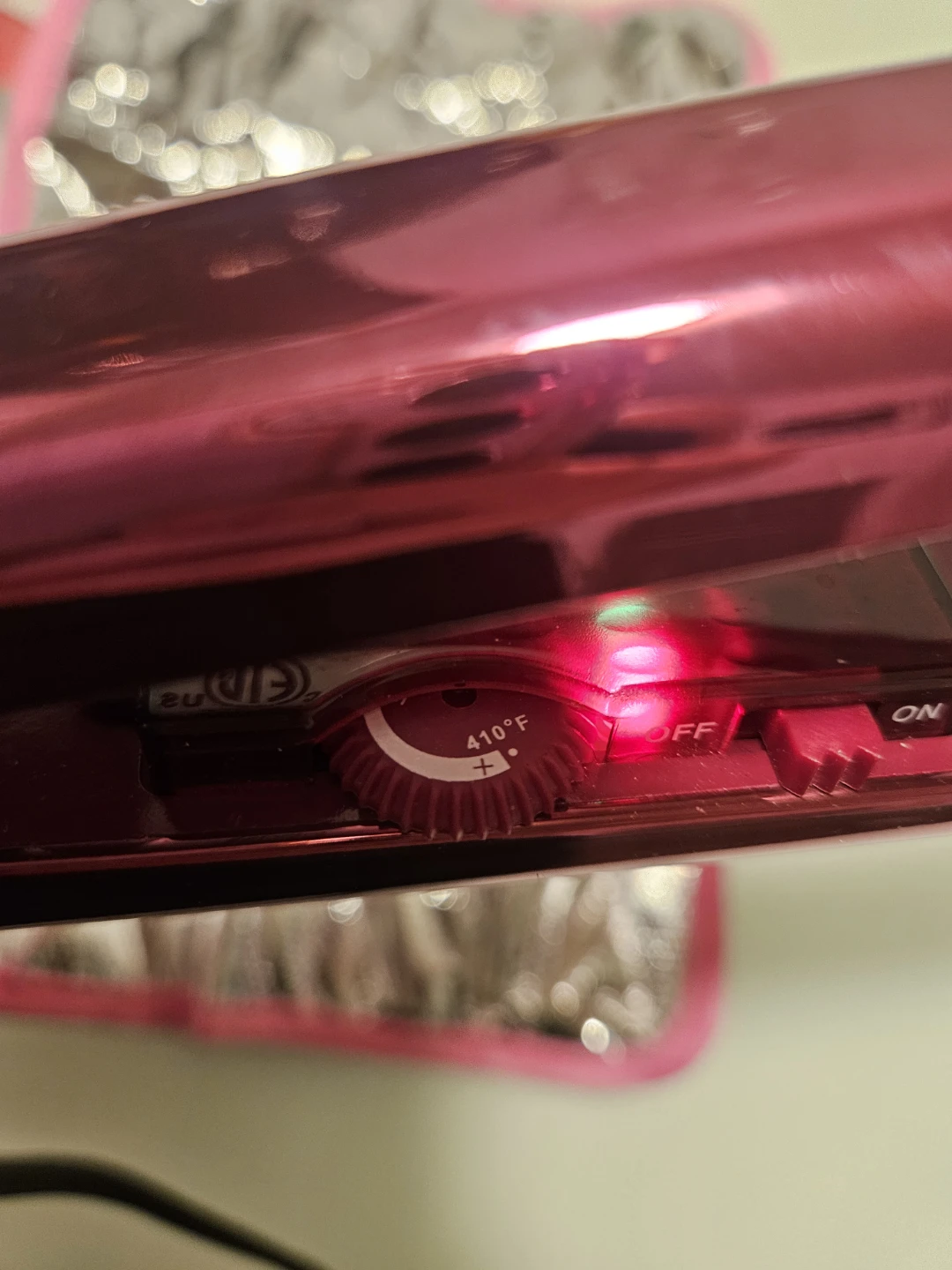 MOVING SALE!- Ionika Hair Straightener with heat resistant pad - photo 3