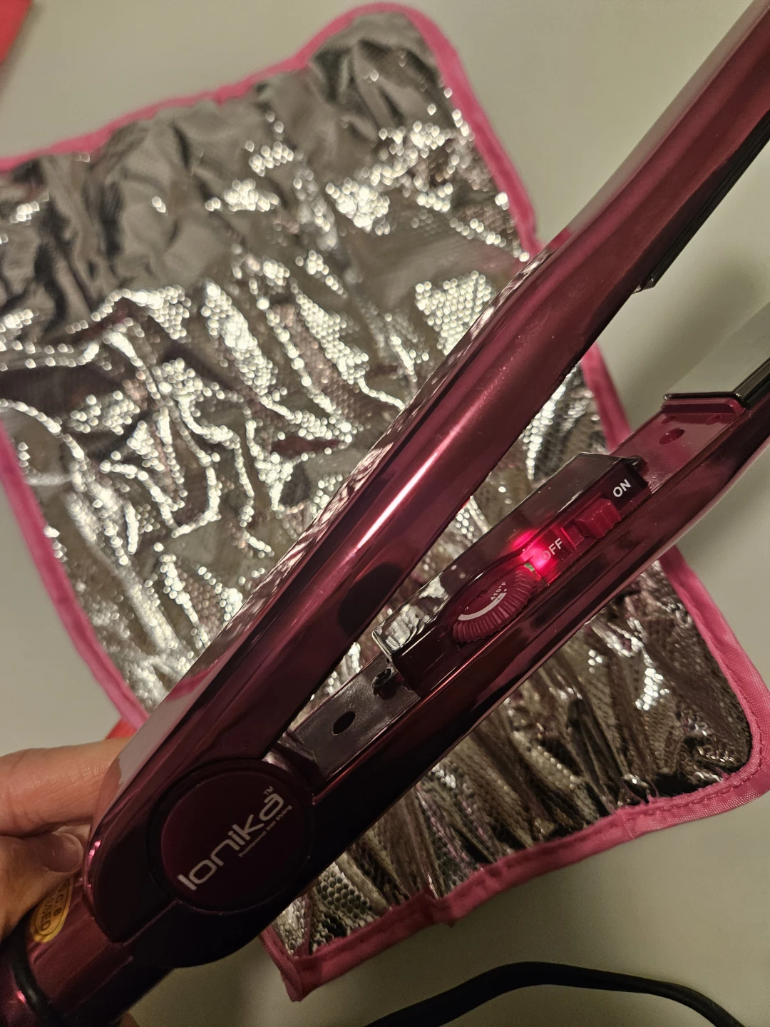 MOVING SALE!- Ionika Hair Straightener with heat resistant pad - photo 2
