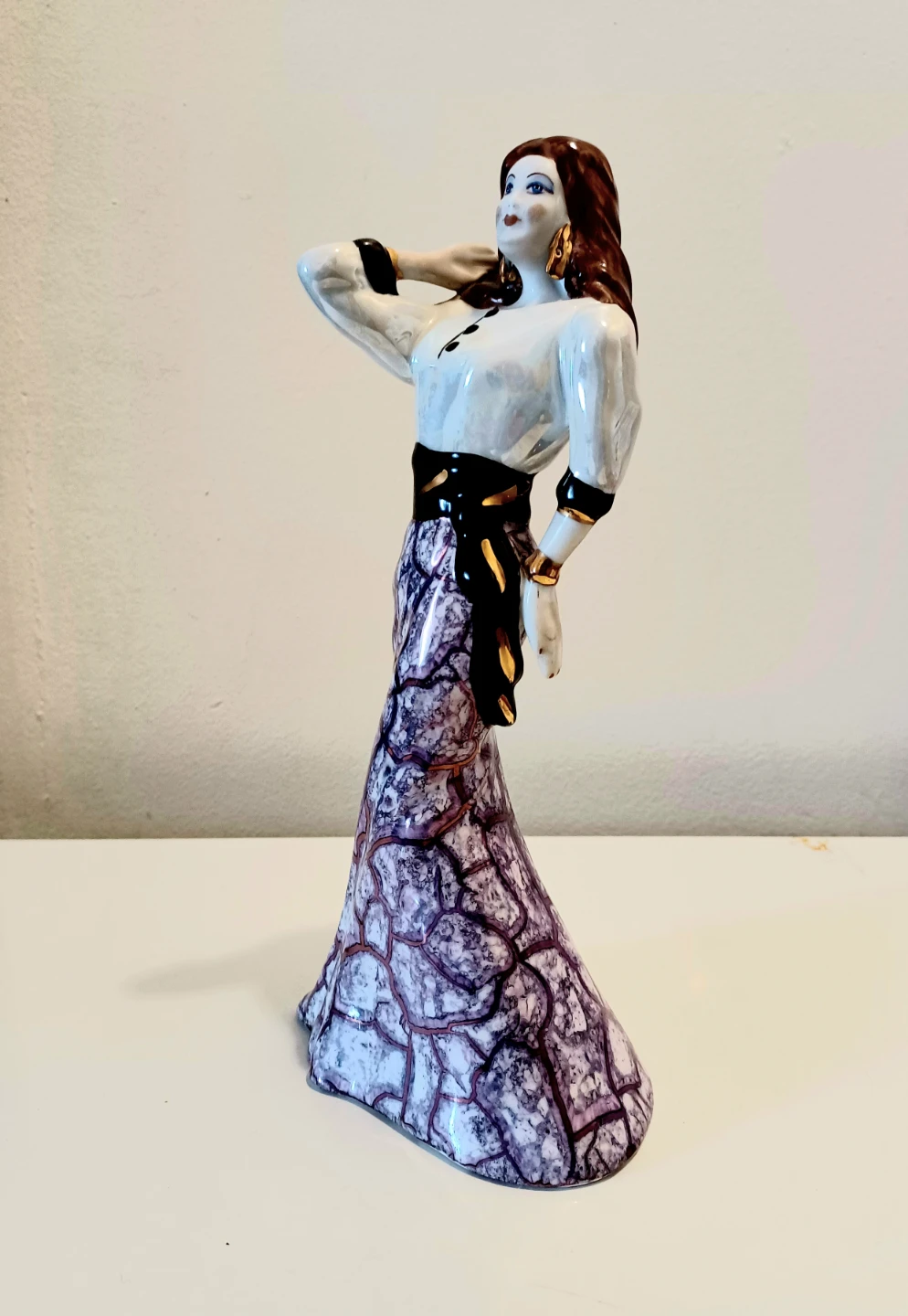 Vtg Stipo Dorohoi Hand Painted Porcelain Statue - photo 2
