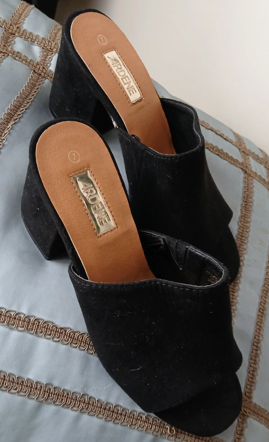 Ardene Black Suede Block Heel Mules Size 7 - photo 3
