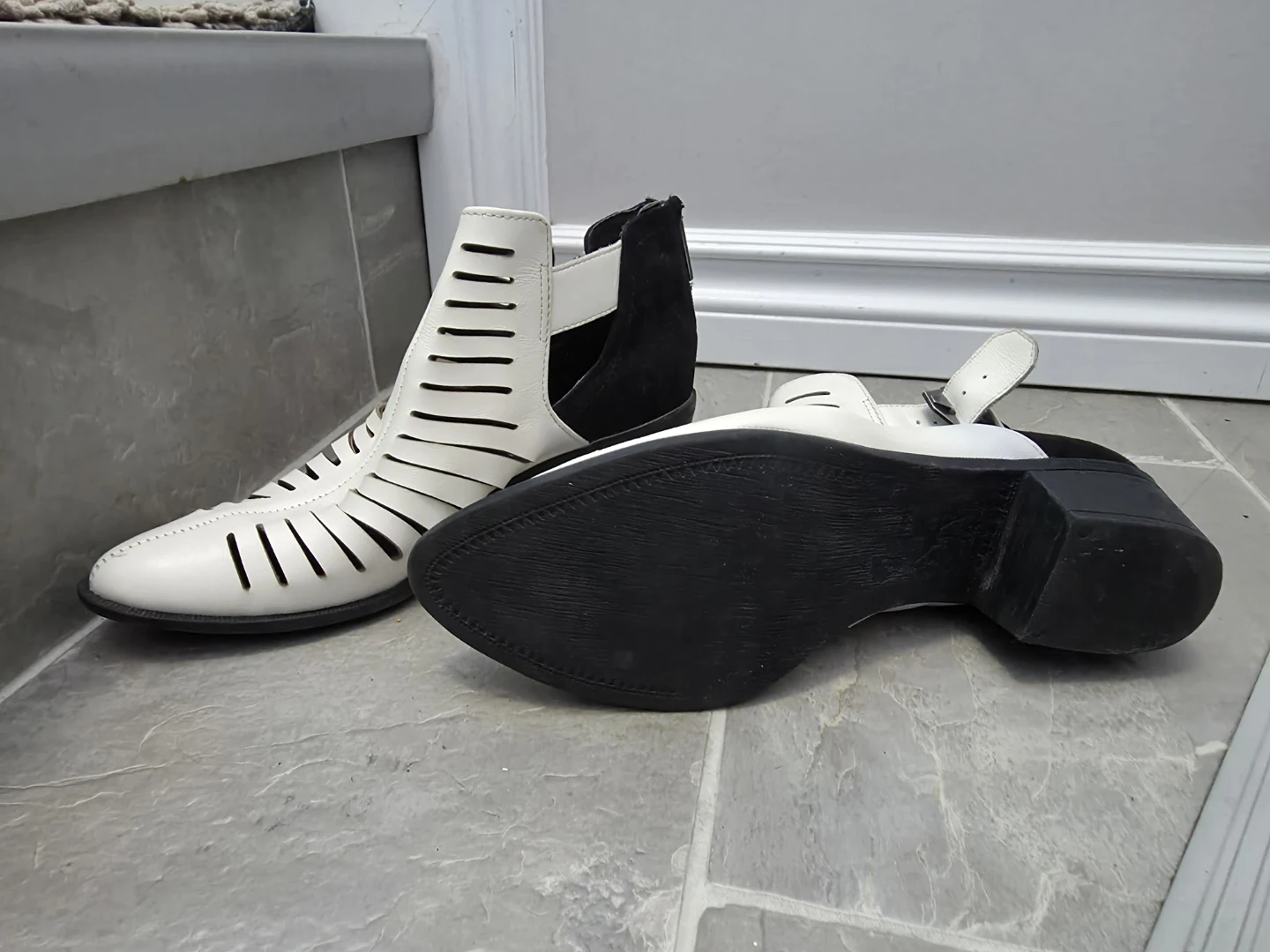 Circus by Sam Edelman Black & White Booties - Size 8.5 - photo 4
