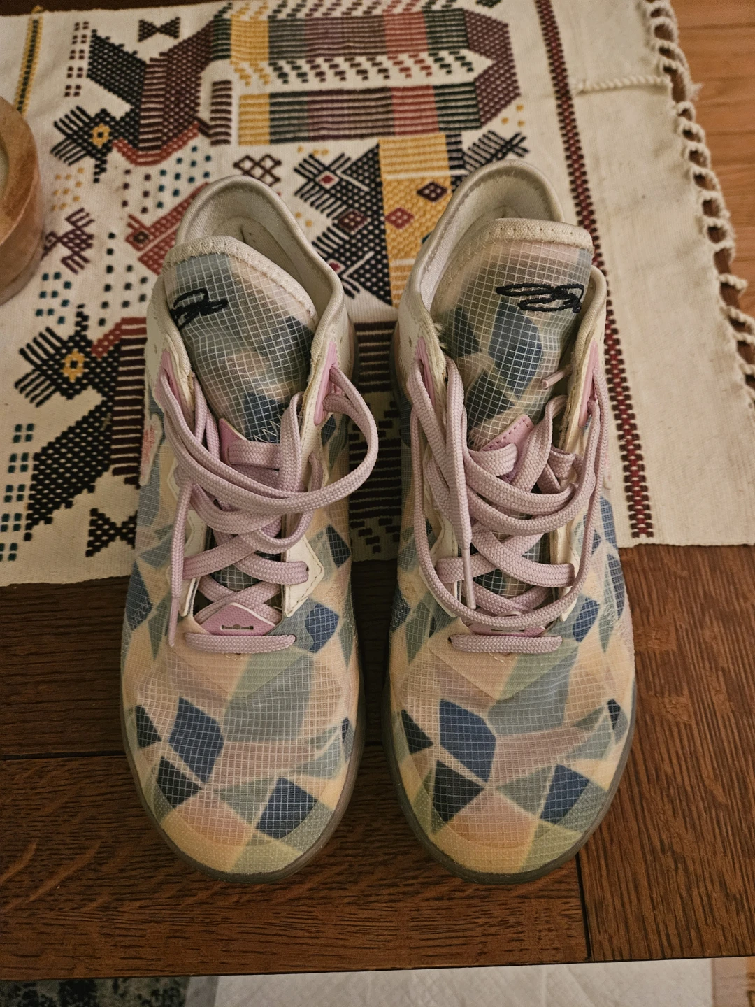 Nike LeBron Witness 5 "Cherry Blossom" Basketball Shoes