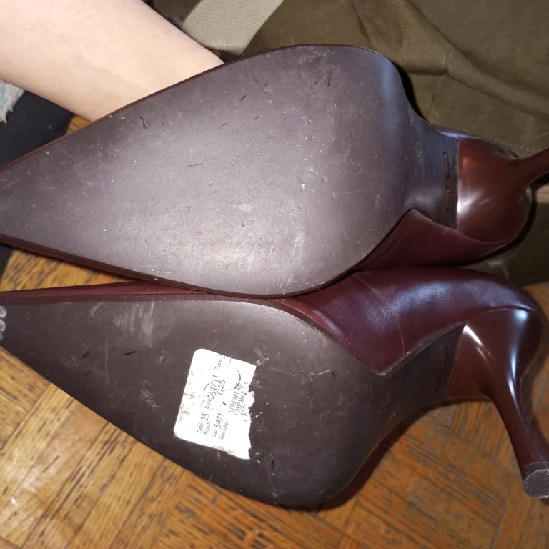 Dollhouse Women's Burgundy Pointed Toe Heels - photo 3