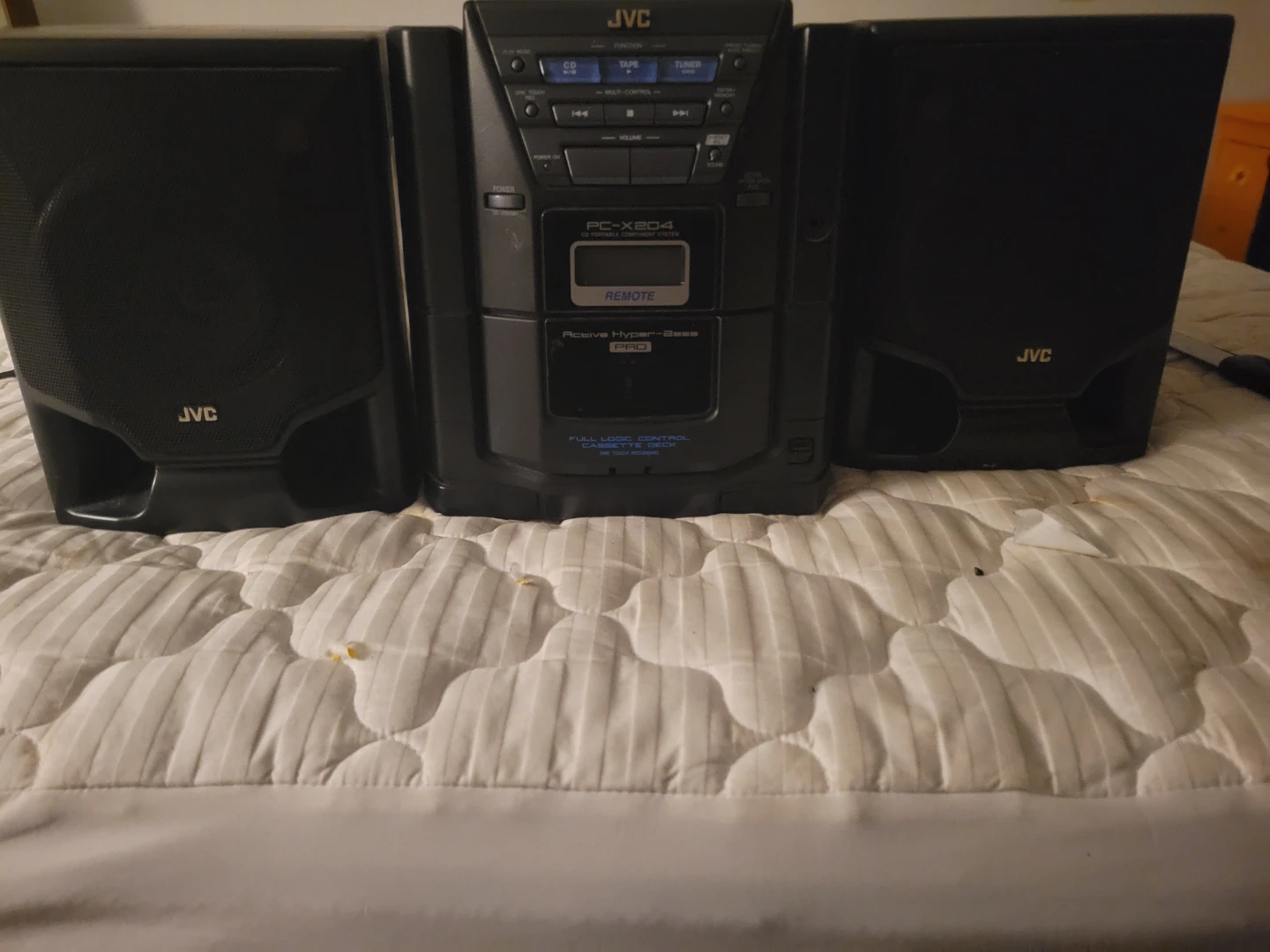 JVC CD player, speakers & power cord included